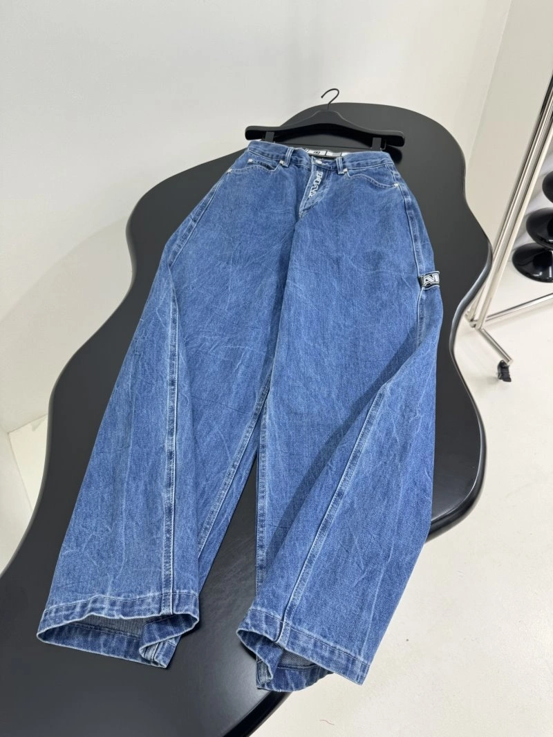 Snug Unclassified Brand Jeans 155596