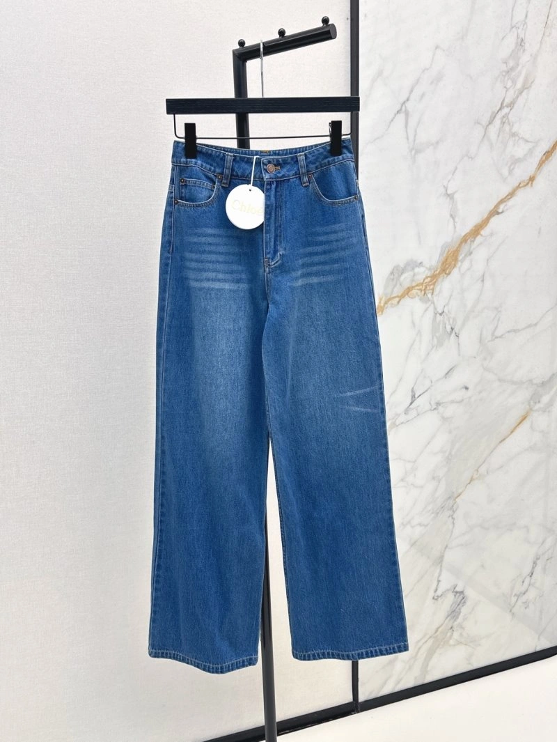 UrbanChic Unclassified Brand Jeans 147676