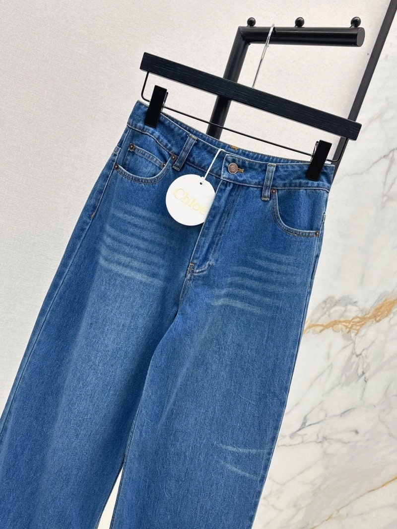 UrbanChic Unclassified Brand Jeans 147676