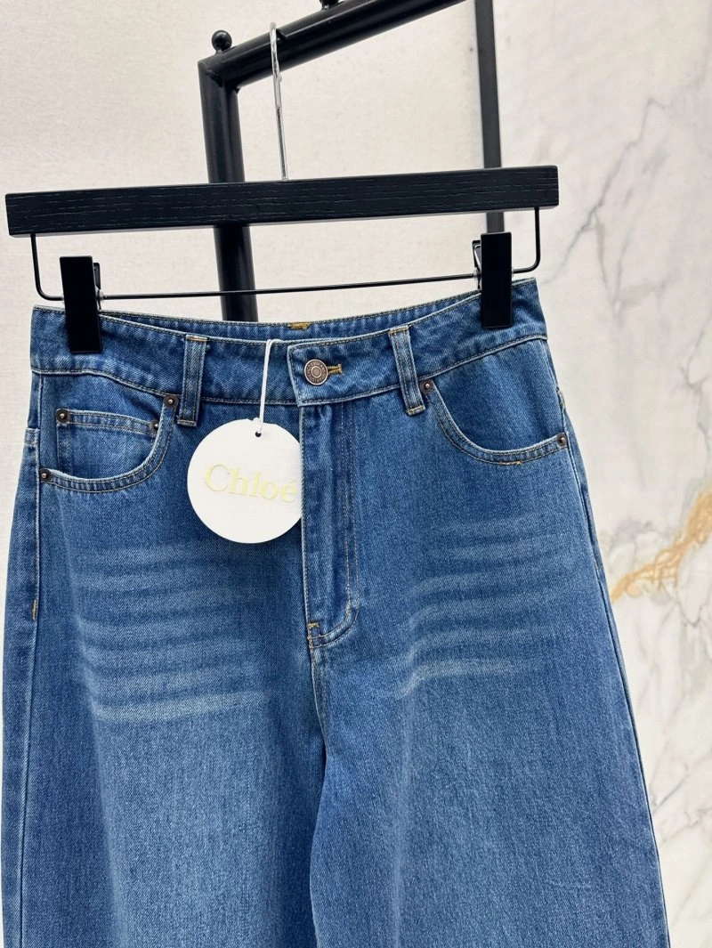 UrbanChic Unclassified Brand Jeans 147676