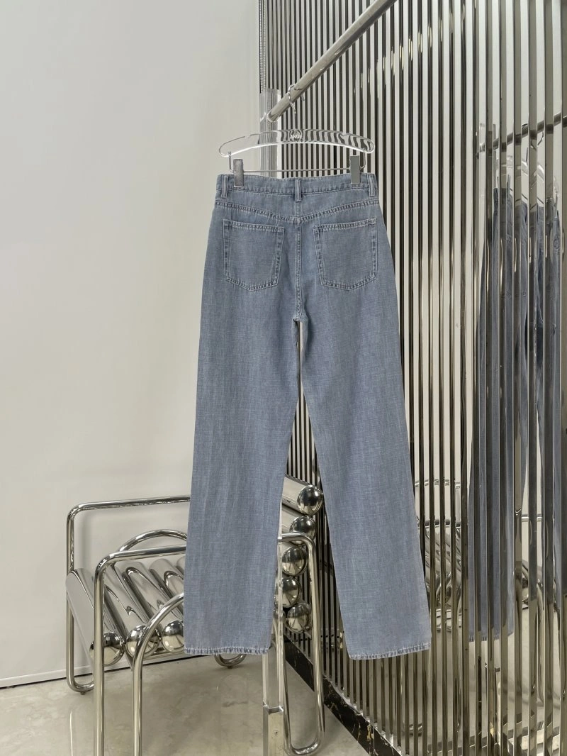Bold Unclassified Brand Jeans 147656