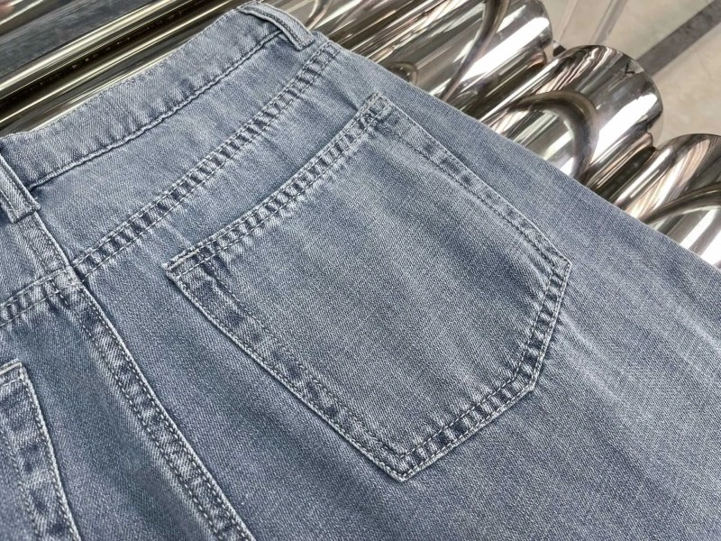 Bold Unclassified Brand Jeans 147656