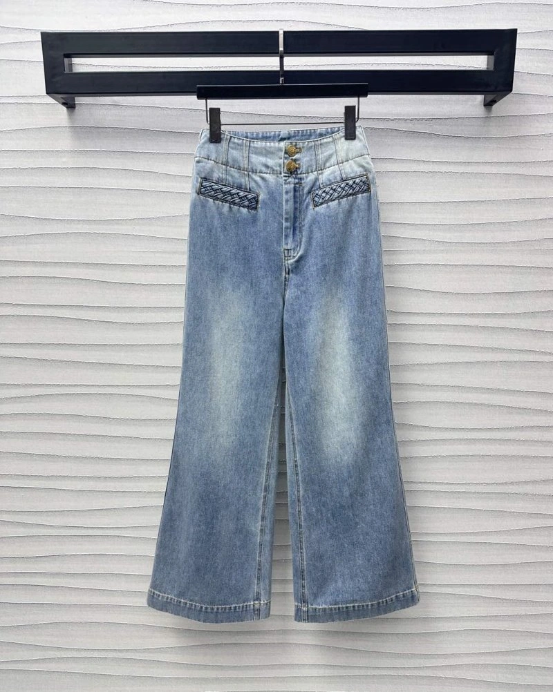 UrbanChic Unclassified Brand Jeans 147655