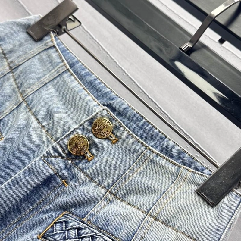 UrbanChic Unclassified Brand Jeans 147655