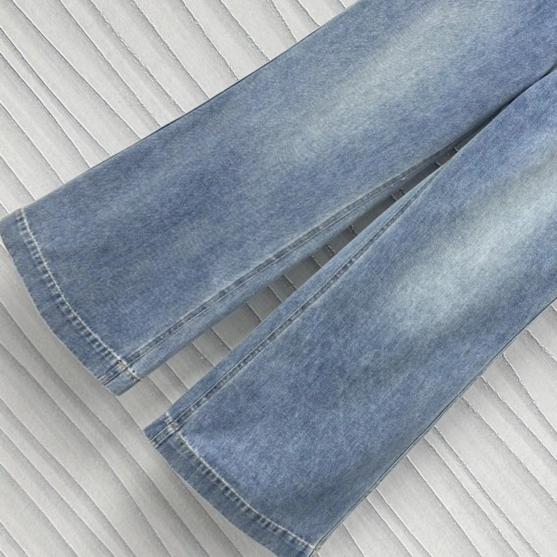 UrbanChic Unclassified Brand Jeans 147655