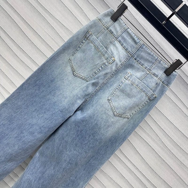 UrbanChic Unclassified Brand Jeans 147655