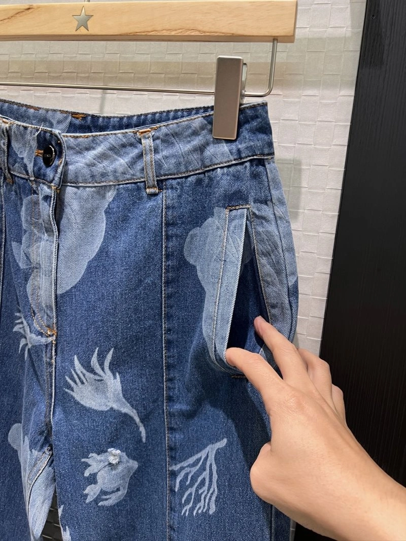UrbanChic Unclassified Brand Jeans 147651