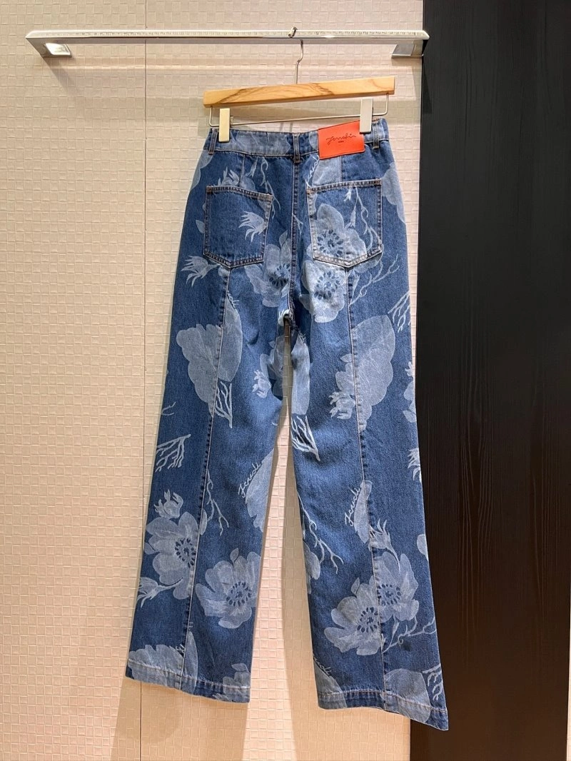 UrbanChic Unclassified Brand Jeans 147651