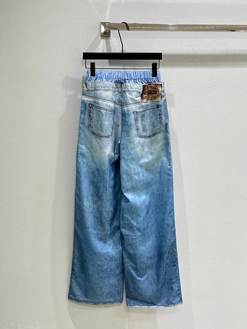 ModernLook Unclassified Brand Jeans 153828