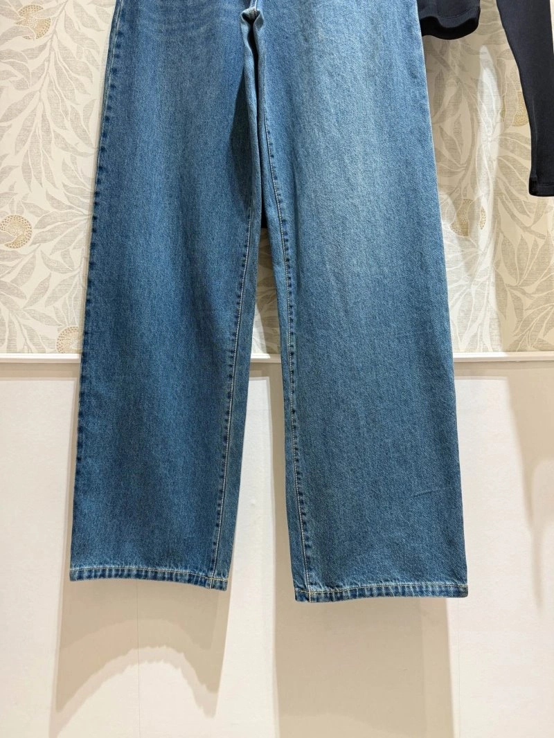 Vibrant Unclassified Brand Jeans 153830