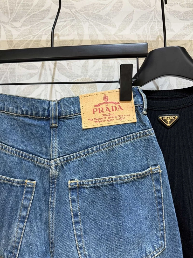 Vibrant Unclassified Brand Jeans 153830