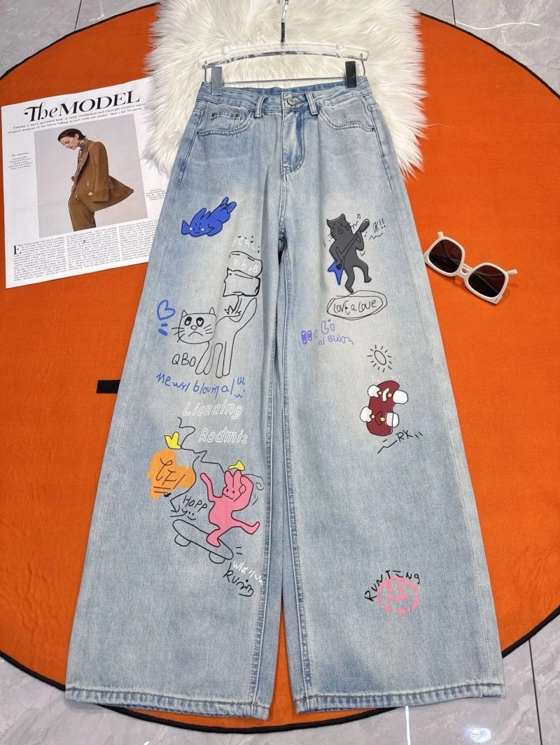 UrbanChic Unclassified Brand Jeans 153809