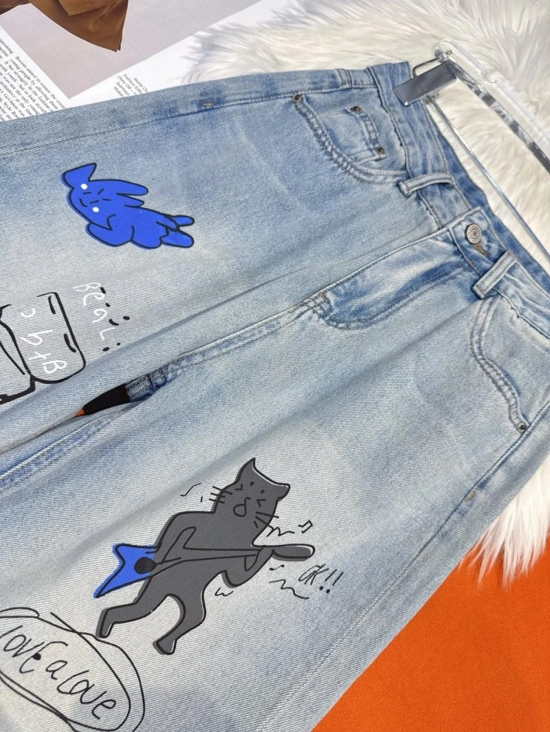 UrbanChic Unclassified Brand Jeans 153809
