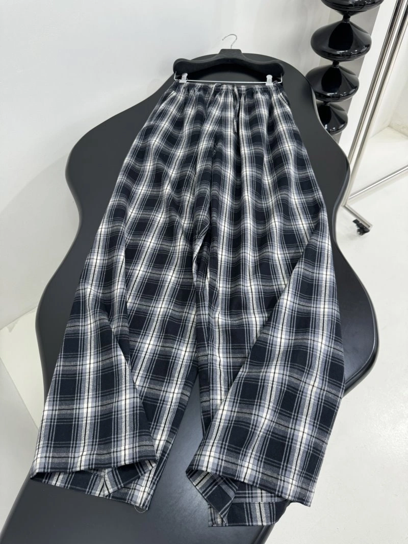 Bold Unclassified Brand Long Pants 155562