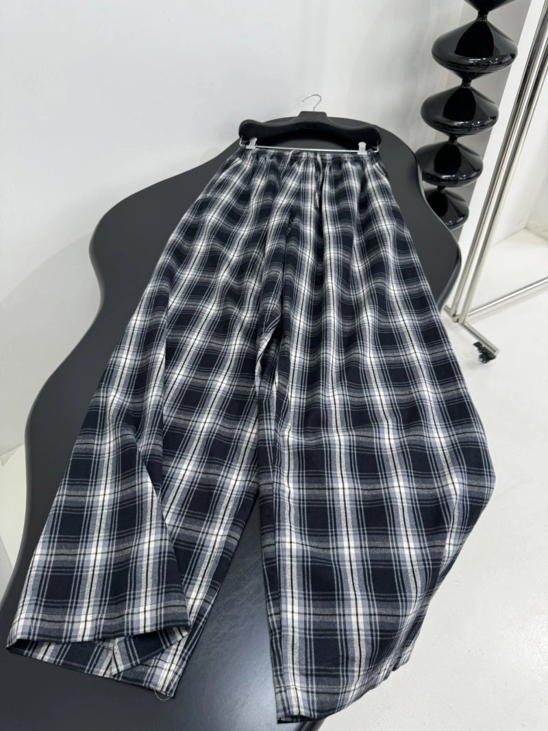 Bold Unclassified Brand Long Pants 155562