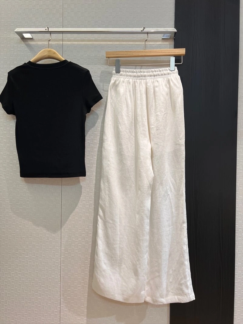 UrbanChic Unclassified Brand Long Pants 147627
