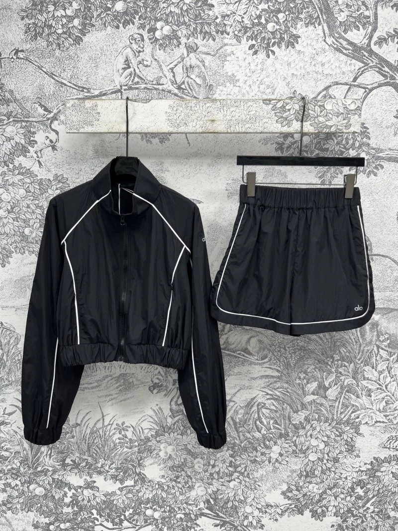 Functional Unclassified Brand Long Suits 147582