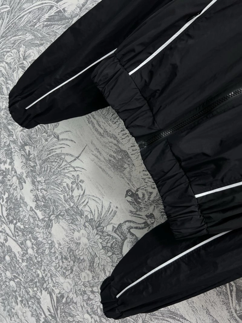 Functional Unclassified Brand Long Suits 147582