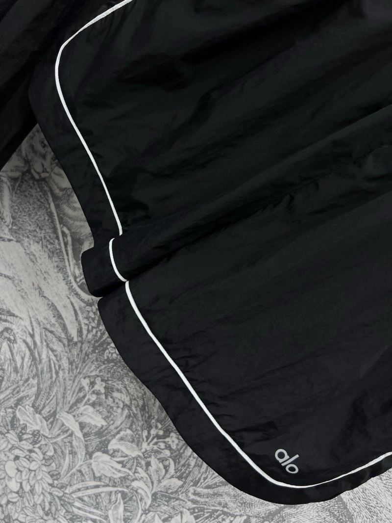Functional Unclassified Brand Long Suits 147582