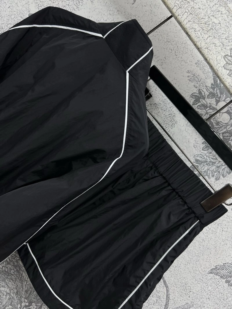 Functional Unclassified Brand Long Suits 147582