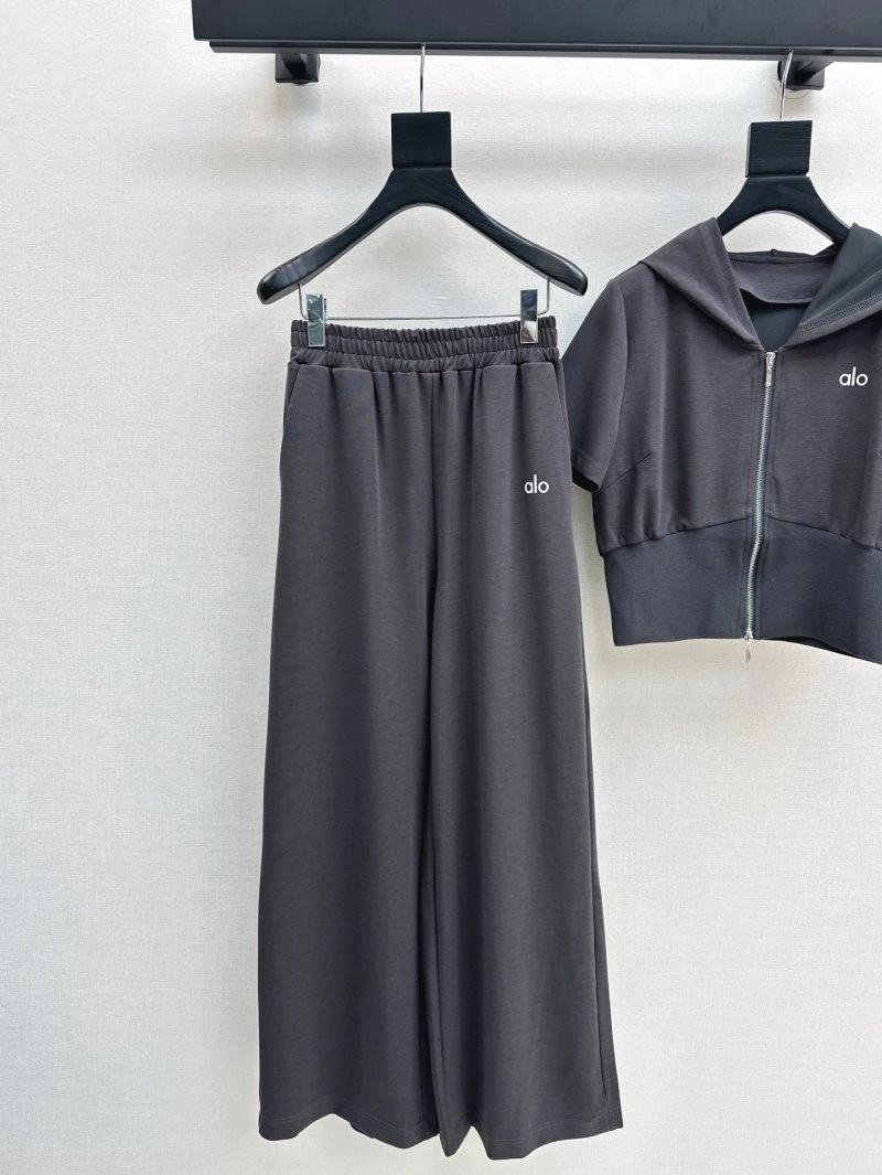 TravelReady Unclassified Brand Long Suits 147560