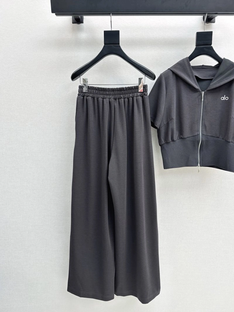 TravelReady Unclassified Brand Long Suits 147560