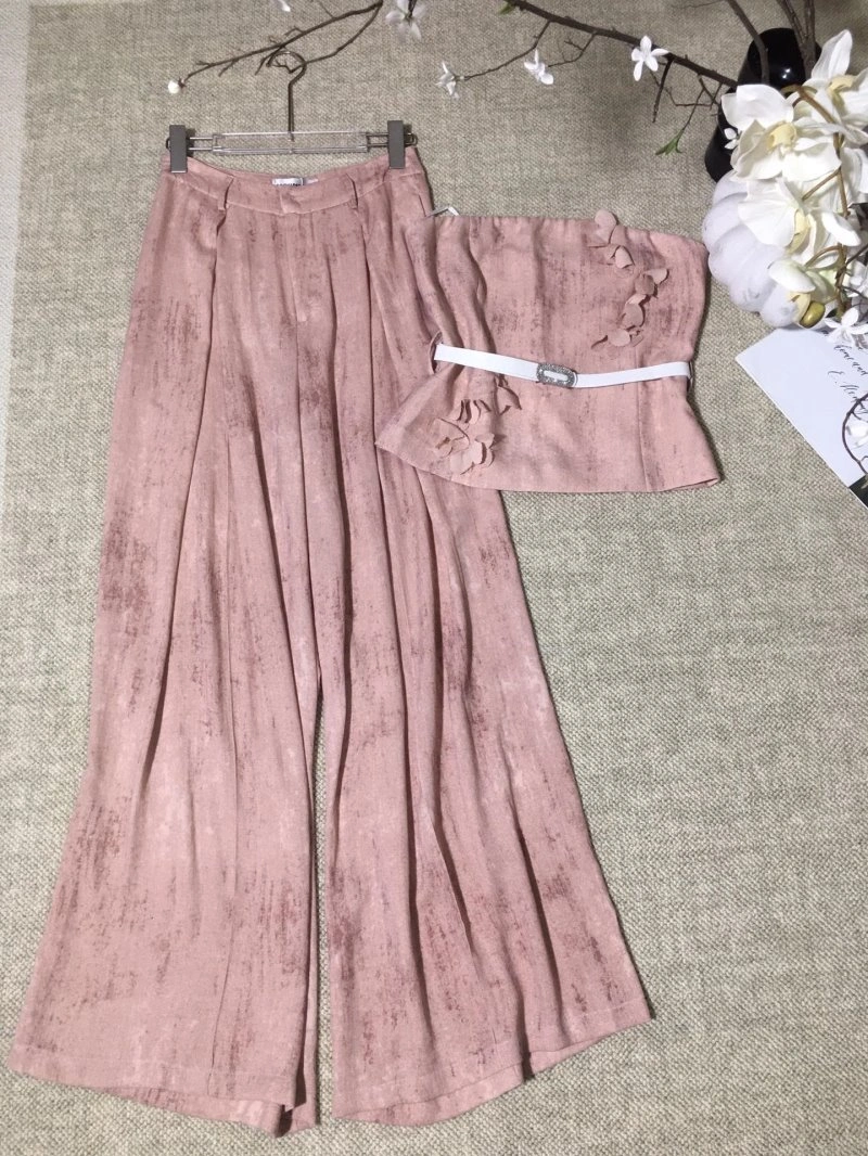 Vibrant Unclassified Brand Long Suits 153746