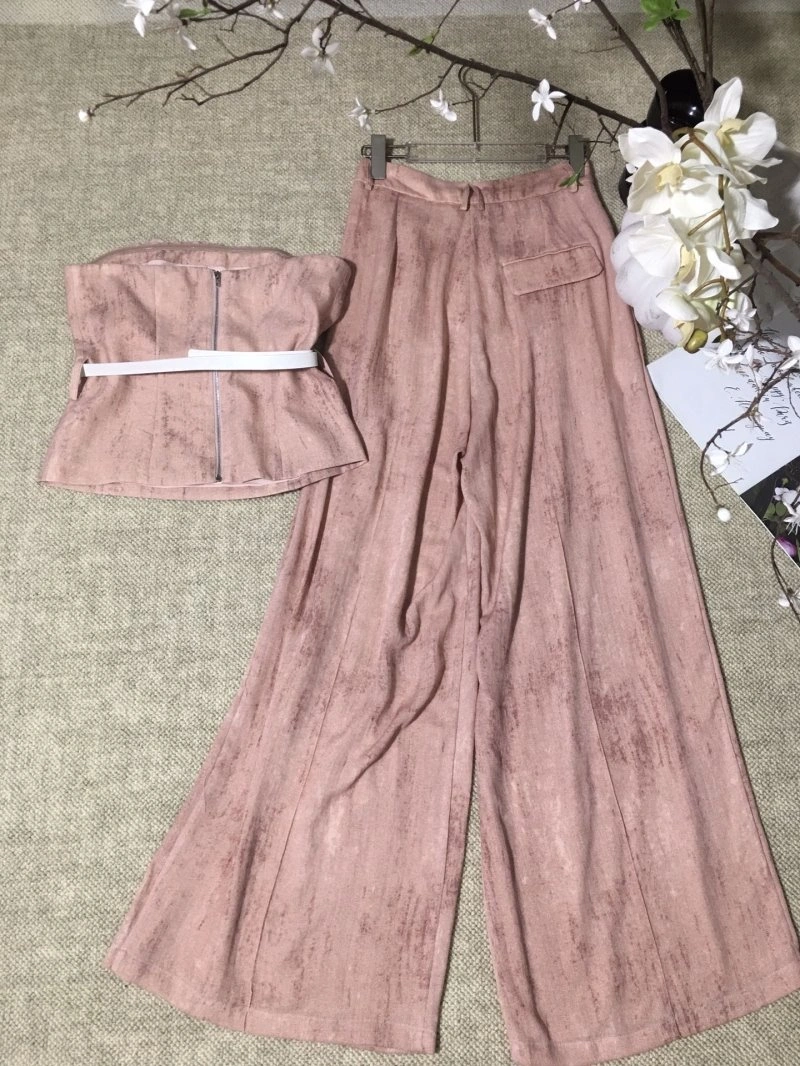 Vibrant Unclassified Brand Long Suits 153746
