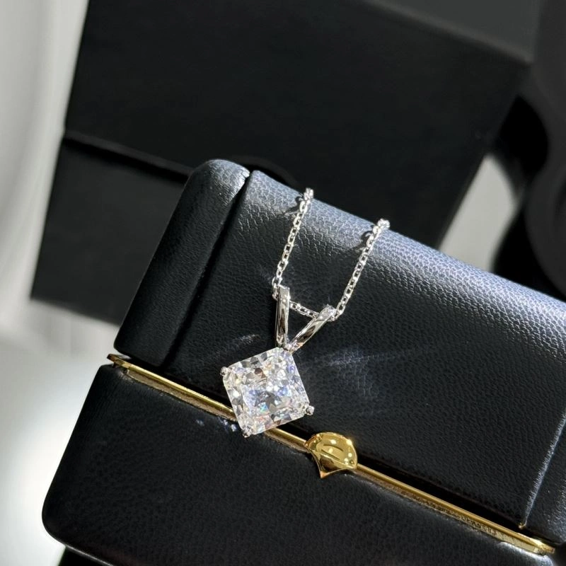 NewStyle Unclassified Brand Necklaces 213750