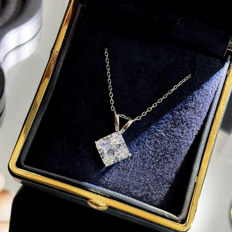 NewStyle Unclassified Brand Necklaces 213750