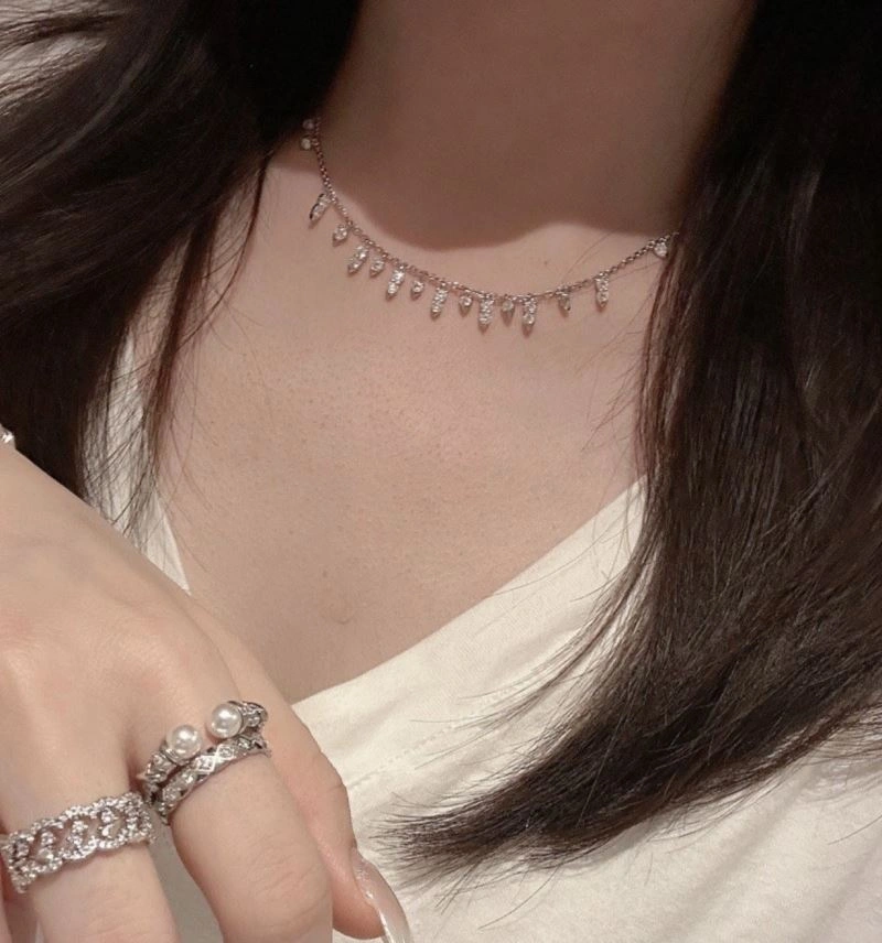 Sophisticated Unclassified Brand Necklaces 213737
