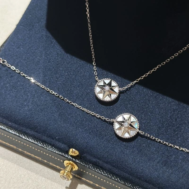 Vibrant Unclassified Brand Necklaces 213727
