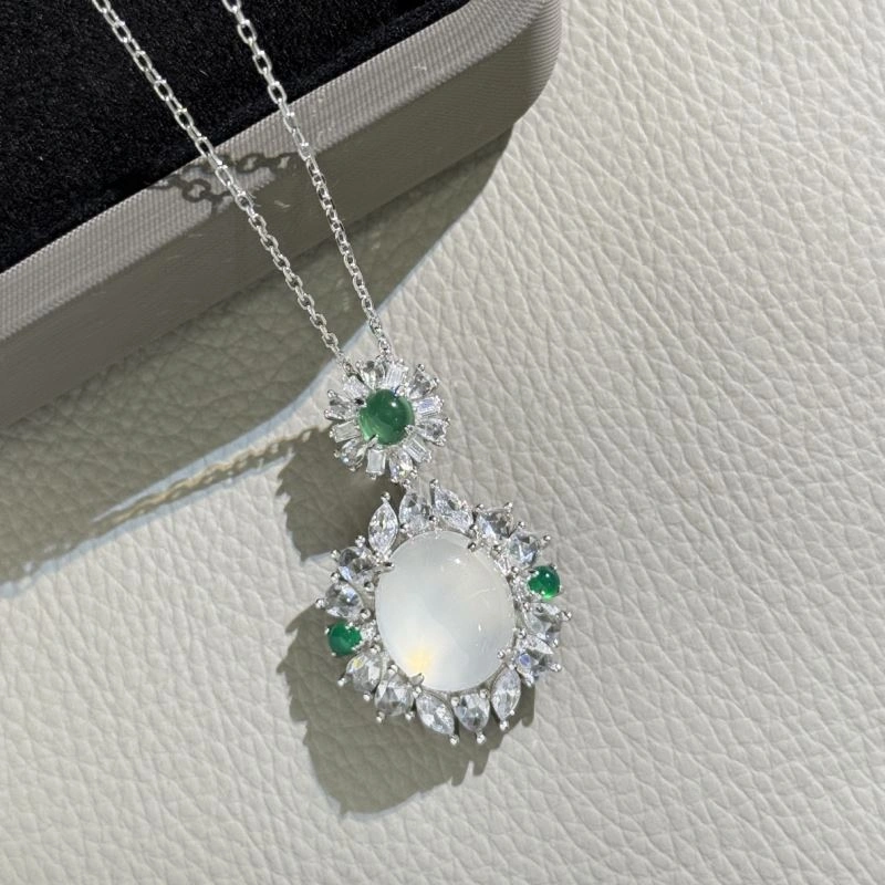 Tailored Unclassified Brand Necklaces 213714