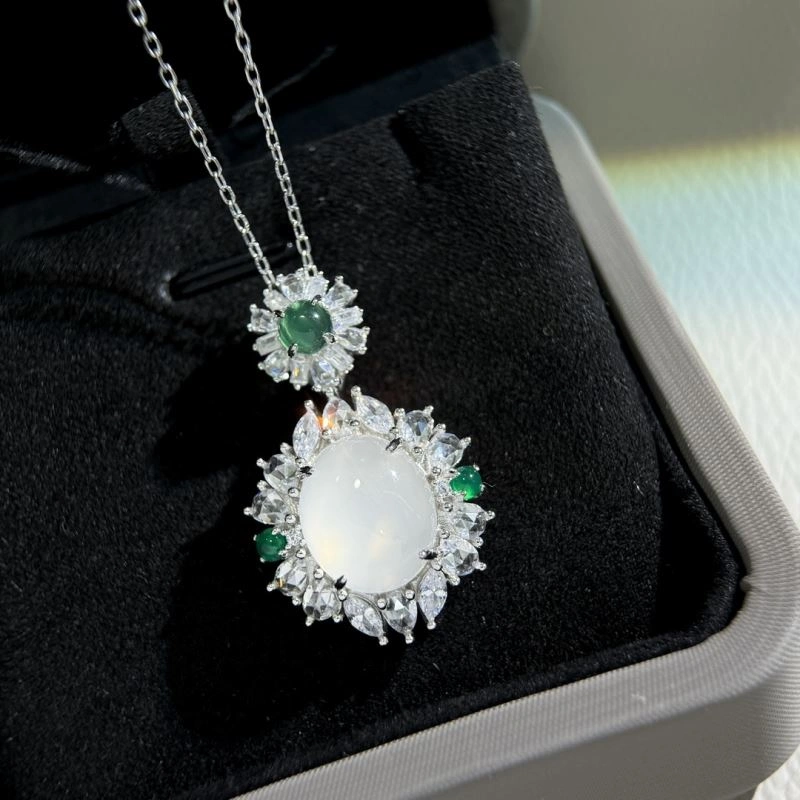 Tailored Unclassified Brand Necklaces 213714