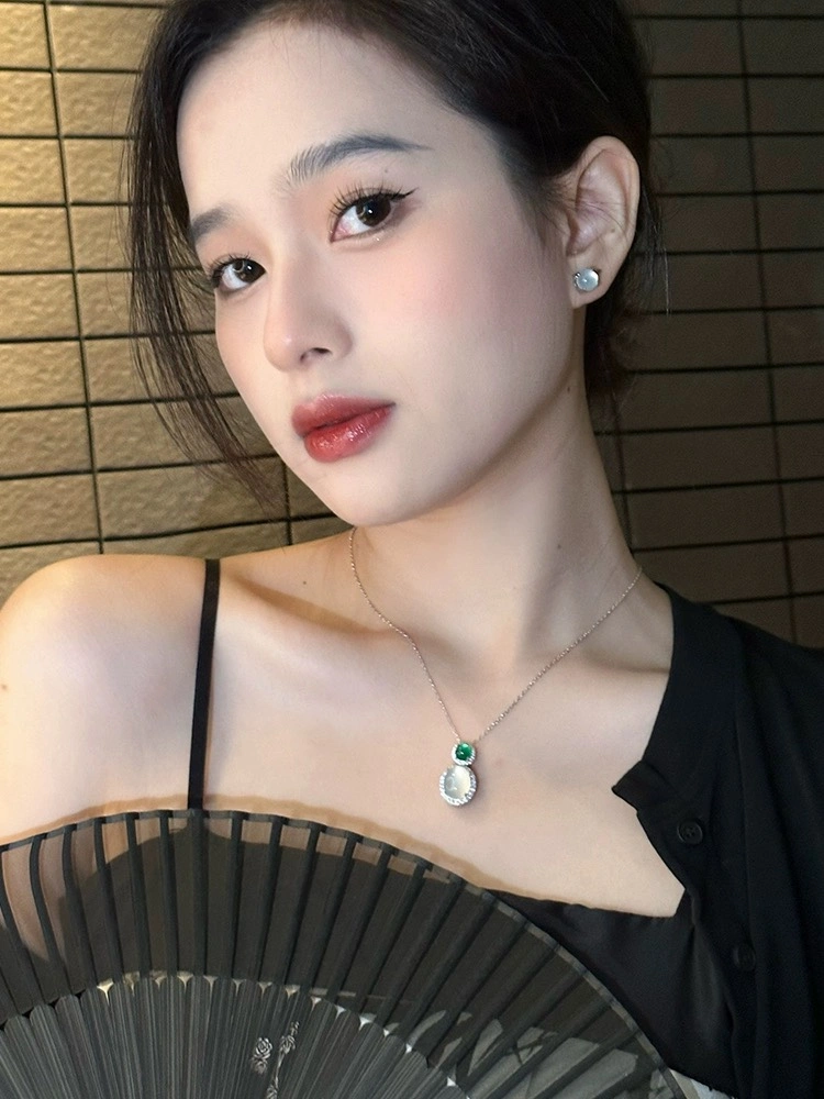 Unclassified Brand Necklaces Sporty 213707
