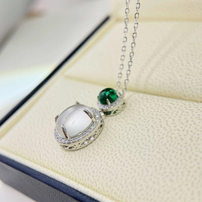 Unclassified Brand Necklaces Sporty 213707