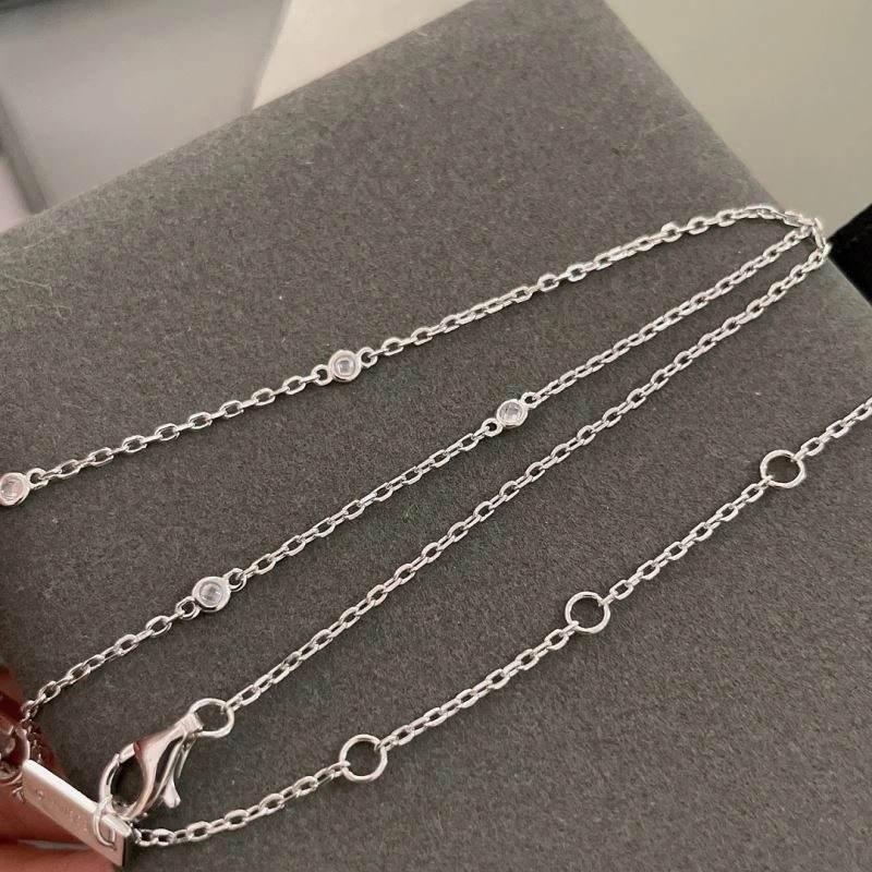 Unclassified Brand Necklaces Sporty 213700