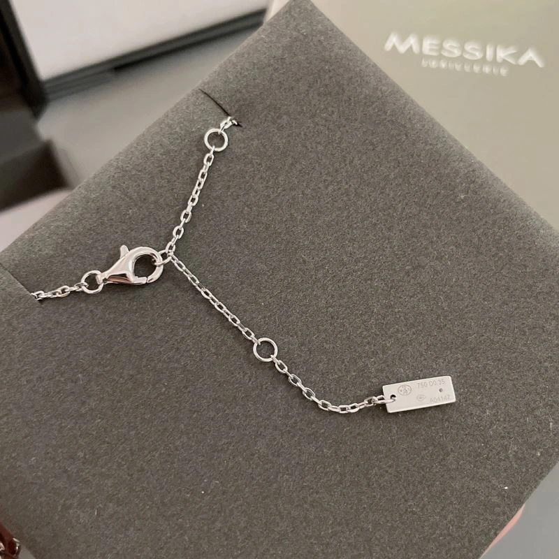 Unclassified Brand Necklaces Sporty 213700