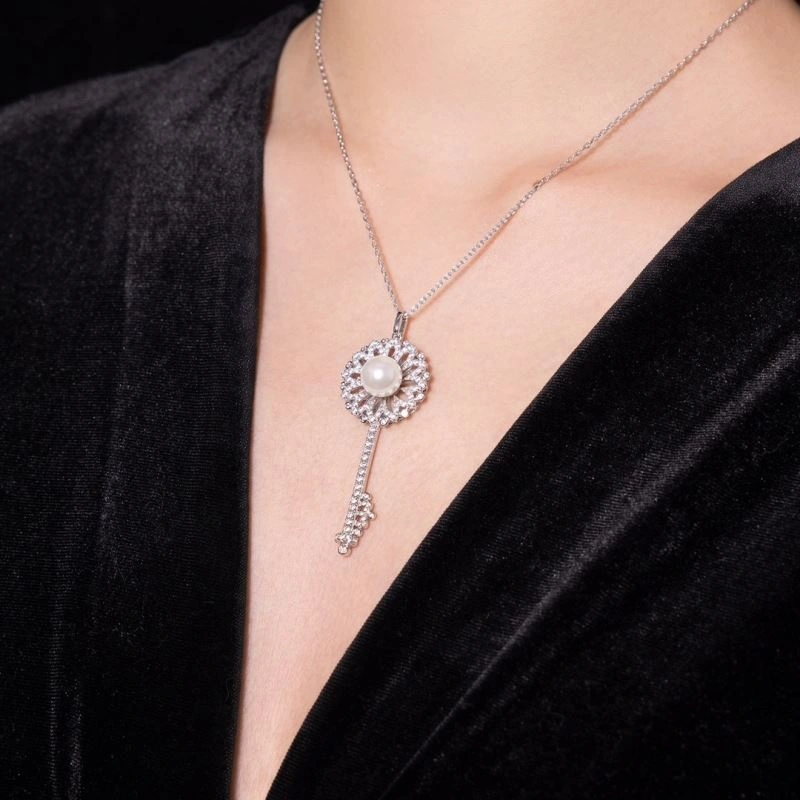 Contemporary Unclassified Brand Necklaces 213697
