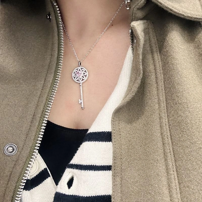 FashionForward Unclassified Brand Necklaces 213701