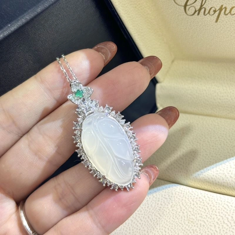 UrbanChic Unclassified Brand Necklaces 213289