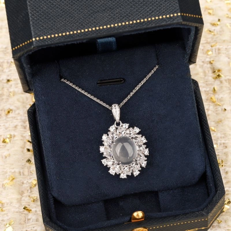 UrbanChic Unclassified Brand Necklaces 213256