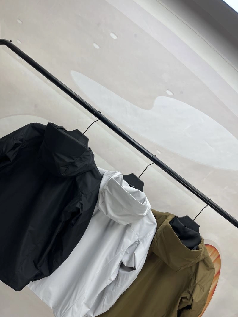 Seasonal Unclassified Brand Outwear 162420