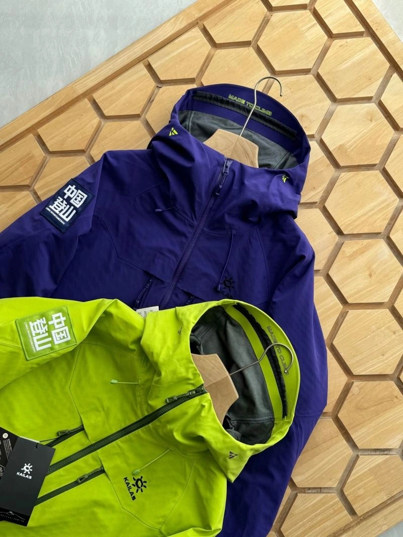 Compact Unclassified Brand Outwear 161404