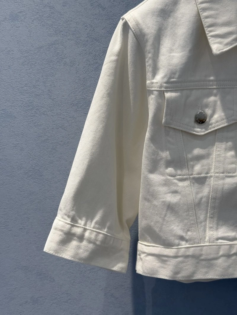GoAnywhere Unclassified Brand Outwear 150554