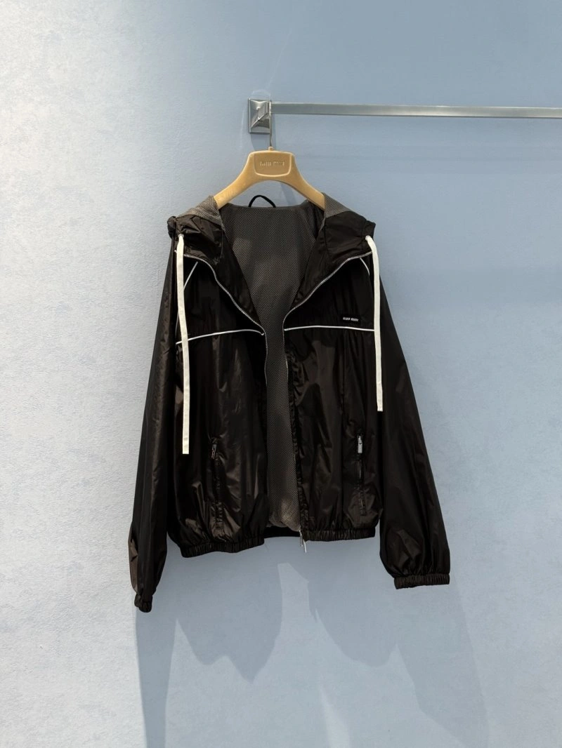 Unclassified Brand Outwear SportInspired 150522