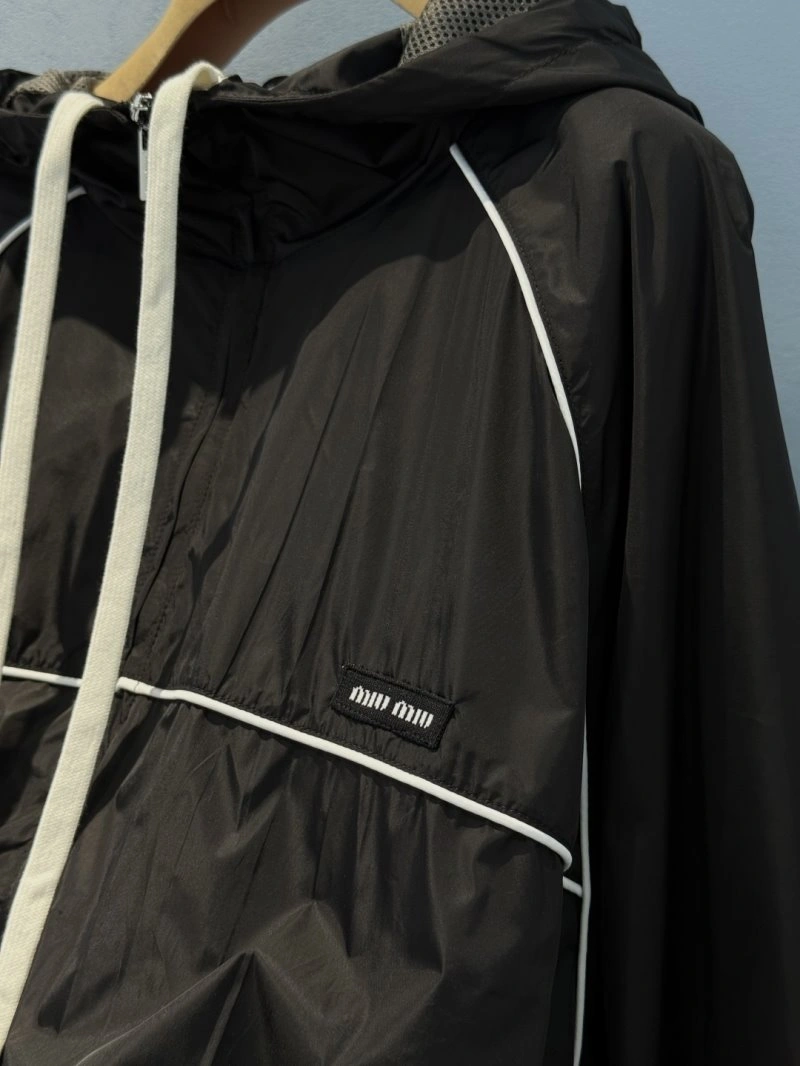 Unclassified Brand Outwear SportInspired 150522