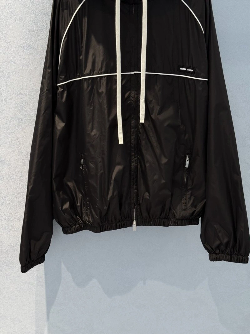Unclassified Brand Outwear SportInspired 150522