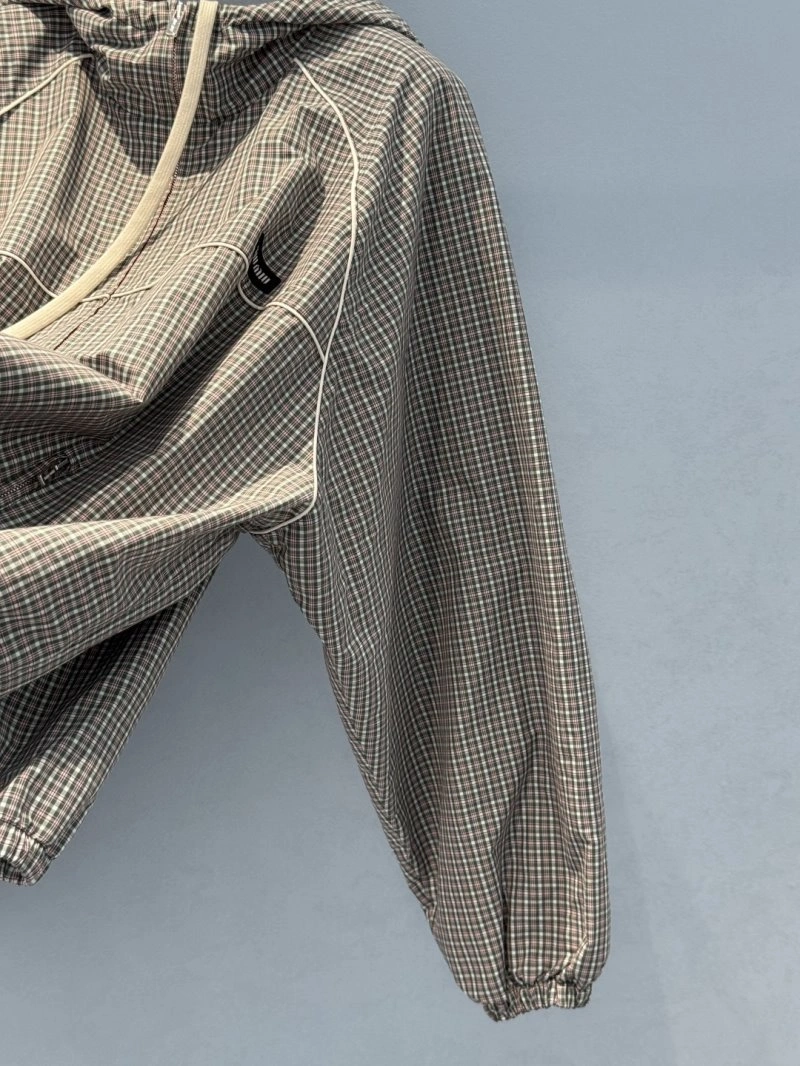 Seasonal Unclassified Brand Outwear 150513