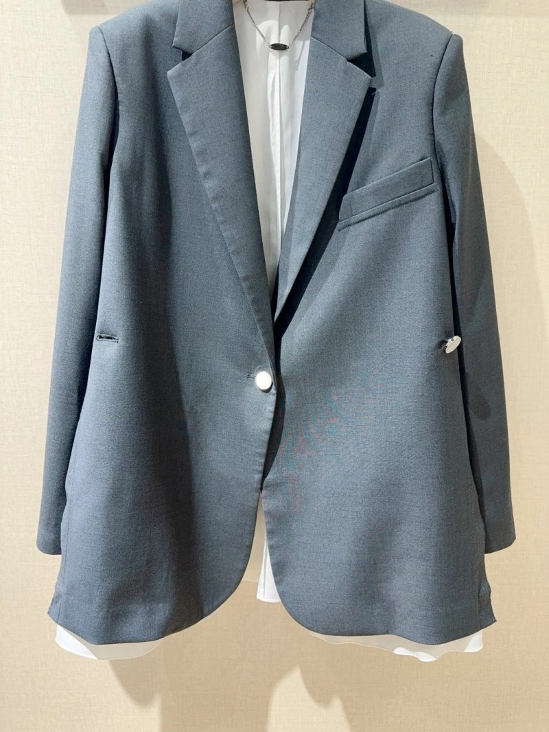 Vibrant Unclassified Brand Outwear 155602